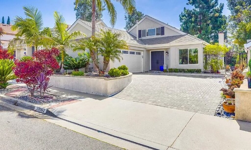 29962-Running-Deer-Ln-Laguna-Niguel-CA-92677